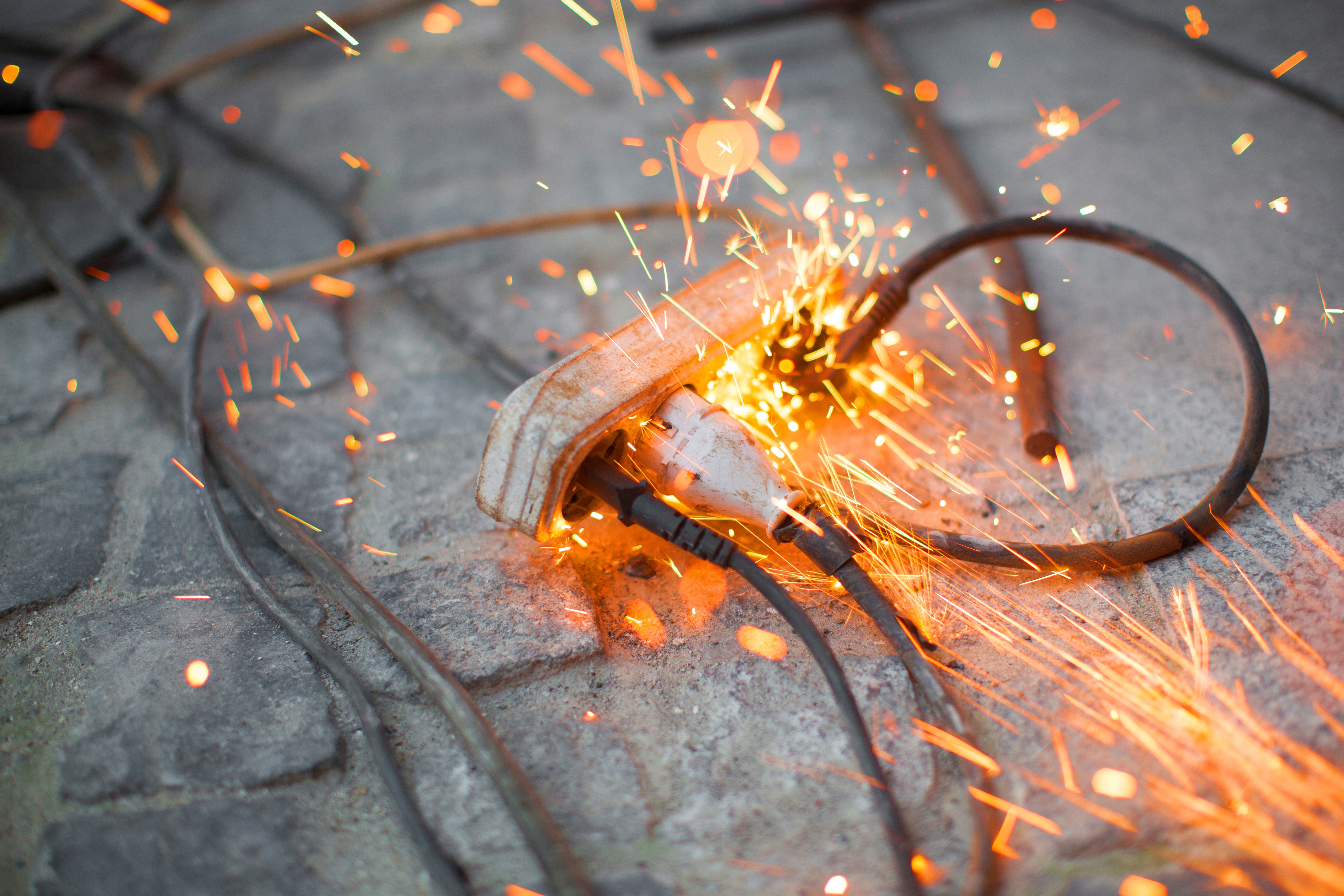 <span color-type="color" style="color: rgb(43, 176, 212);">Ремонт короткого замыкания</span><br>